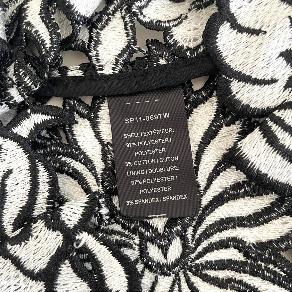 Self-Portrait Lily Guipure Floral Lace Top - Picture 11 of 13
